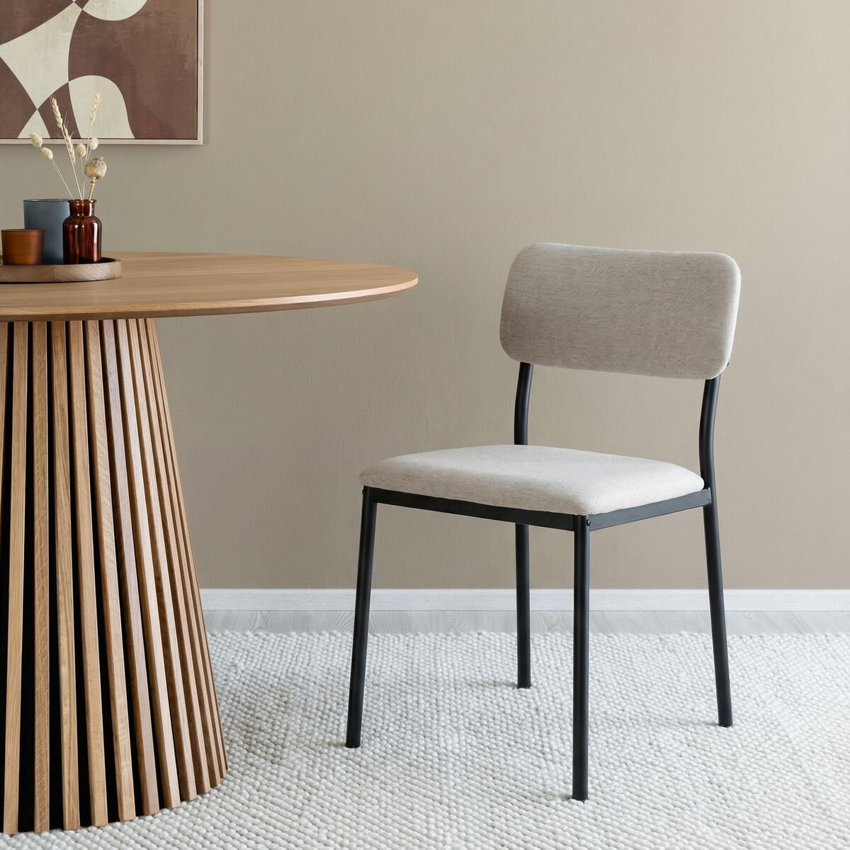 Edvin tuoli vaalea beige molis 20, mustat jalat