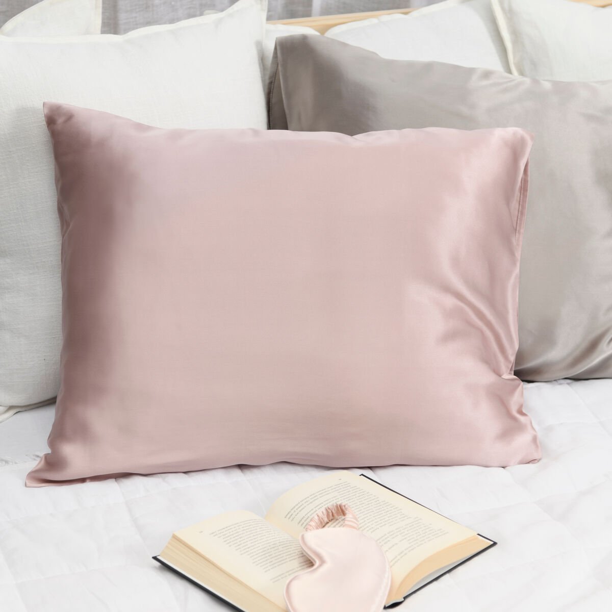 Fanni K Silk Tyynyliina  50x60 cm vaaleanpunainen