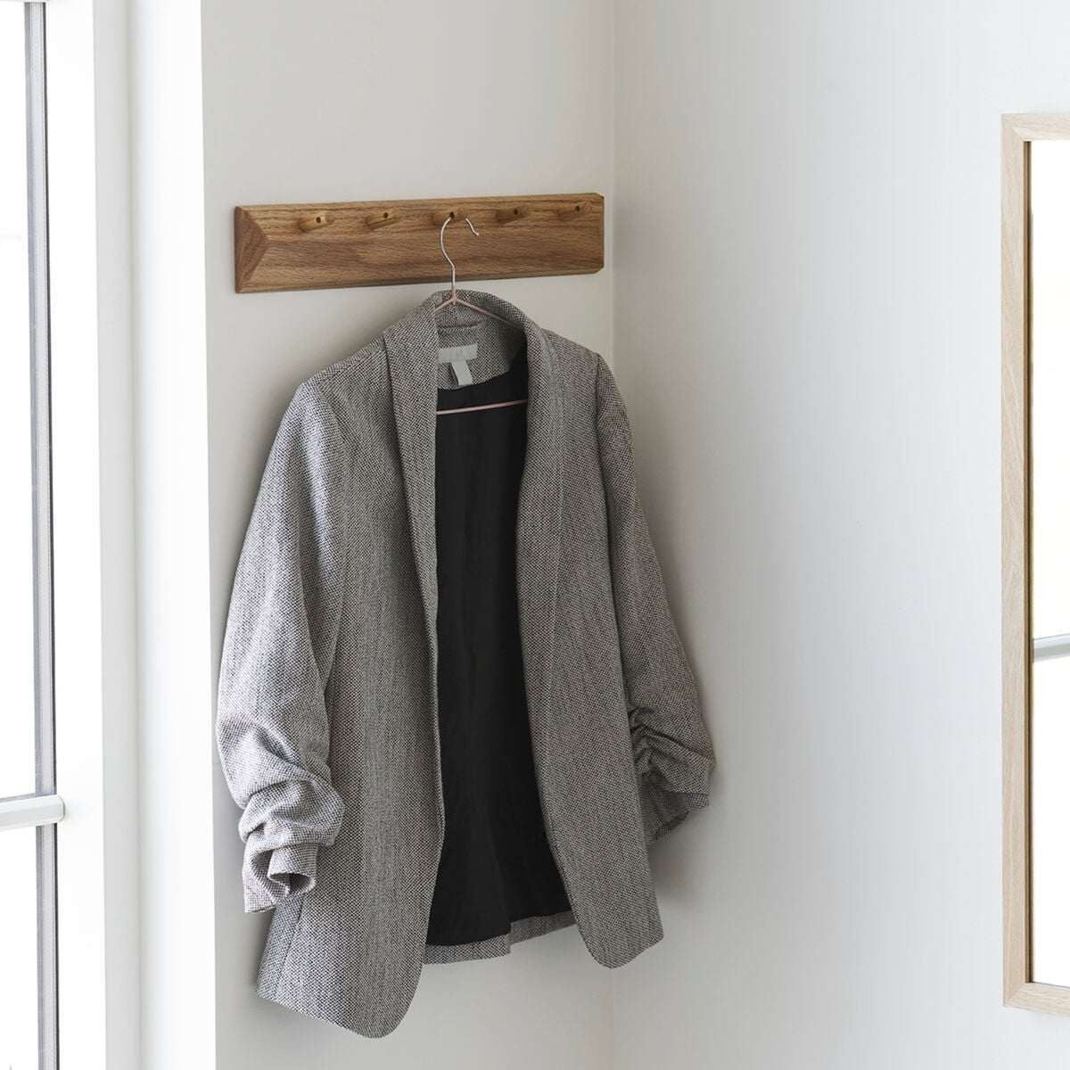 House Nordic Barco seinänaulakko 5-koukulla tammi