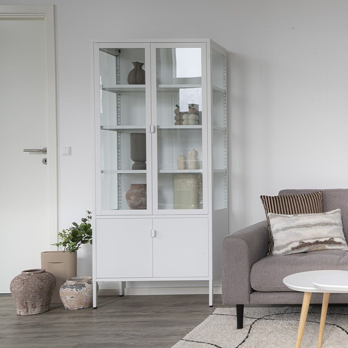House Nordic Brisbane korkea vitriini 4-ovella valkoinen