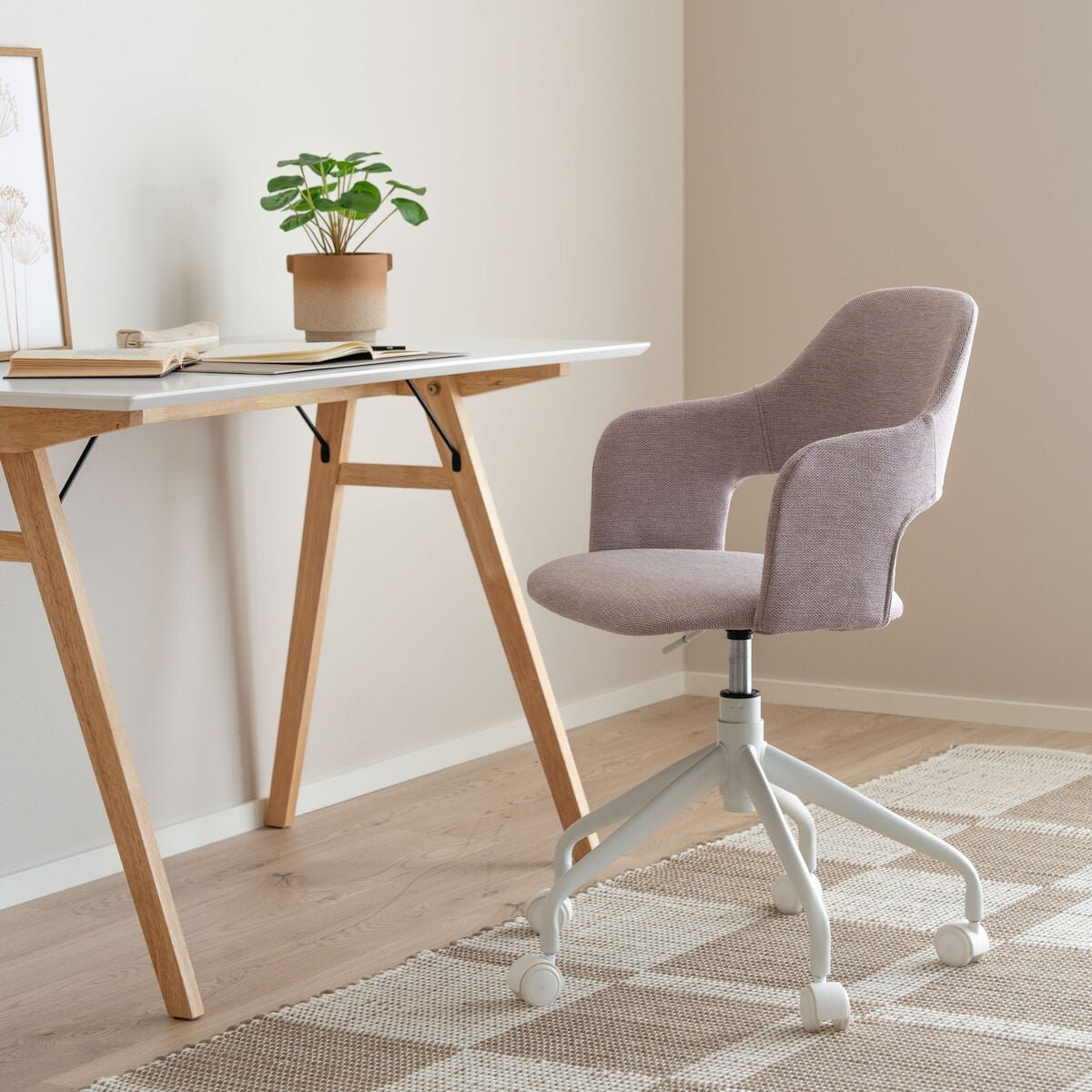 Lumo työtuoli, pinkki bergo 91, asiakaspalautus