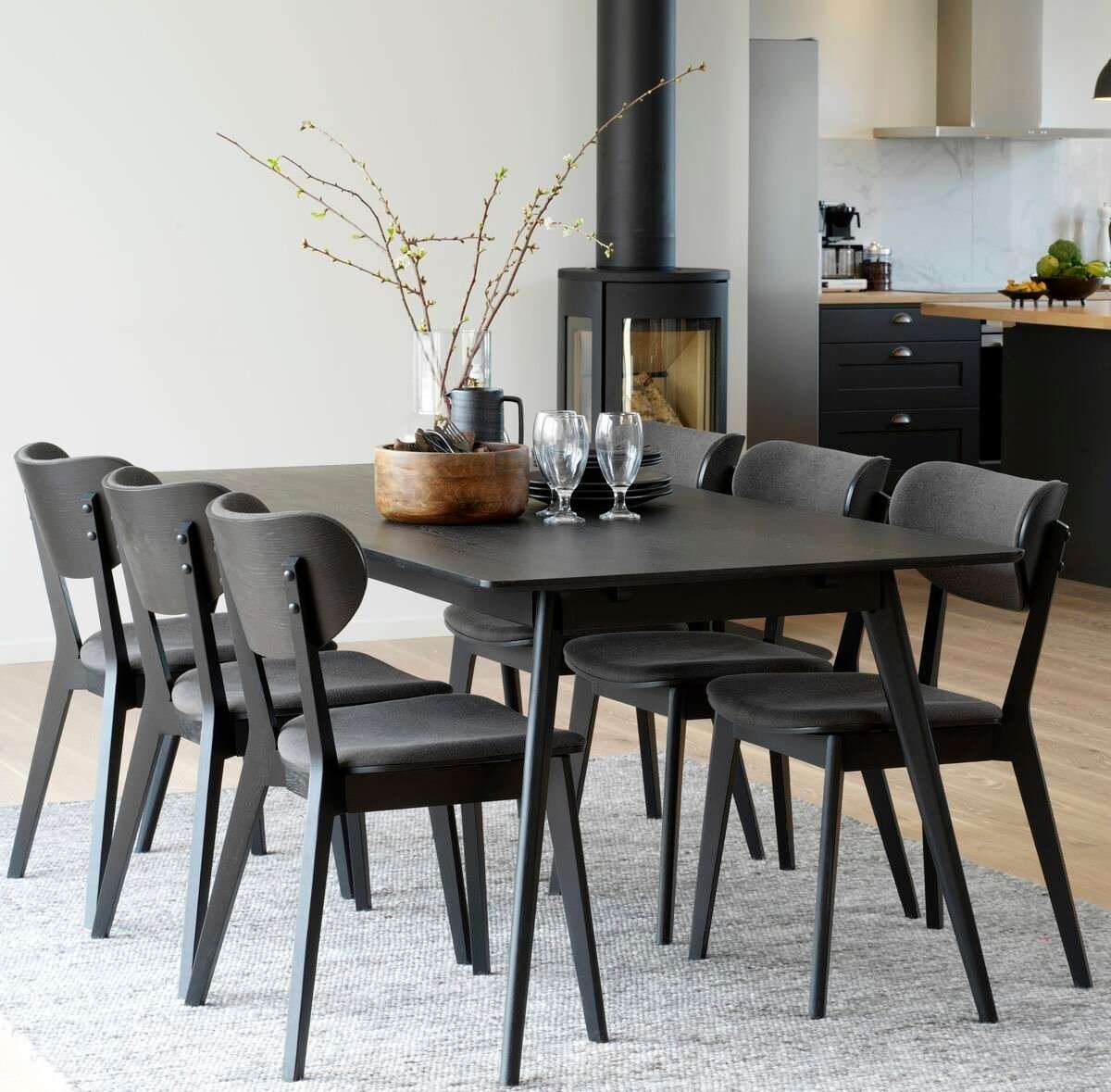 Rowico Home Yumi-Kato 6-hengen ruokailuryhmä musta