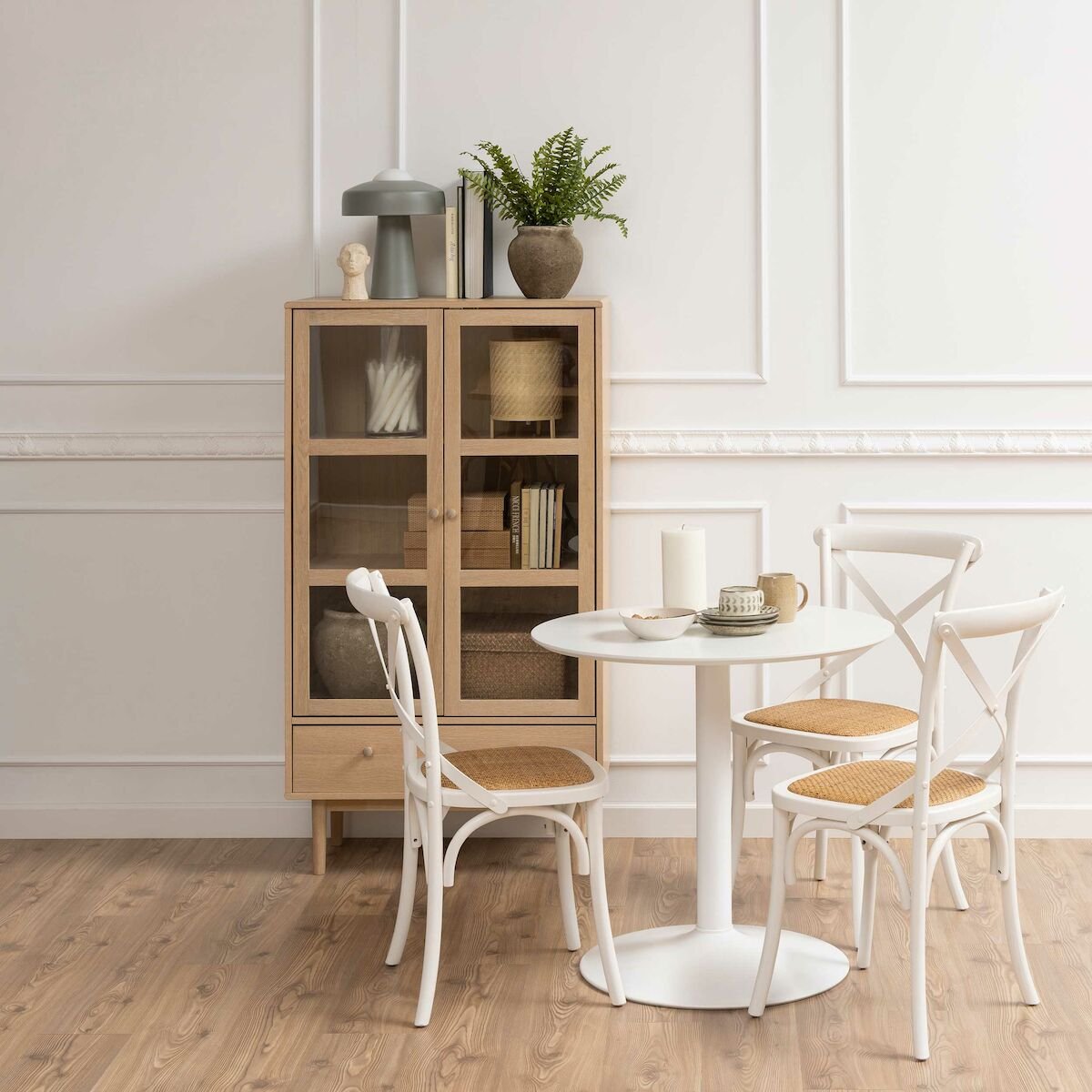 Aston vitriini 80x40x145 cm valkoöljytty tammi