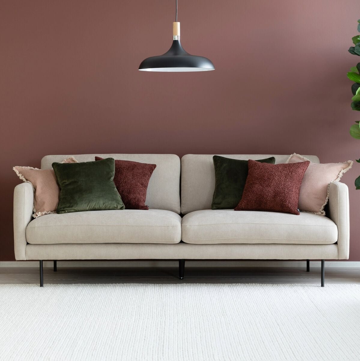 Classic 3-istuttava sohva hiekka, Cinema 16, jalka J-173 musta metalli