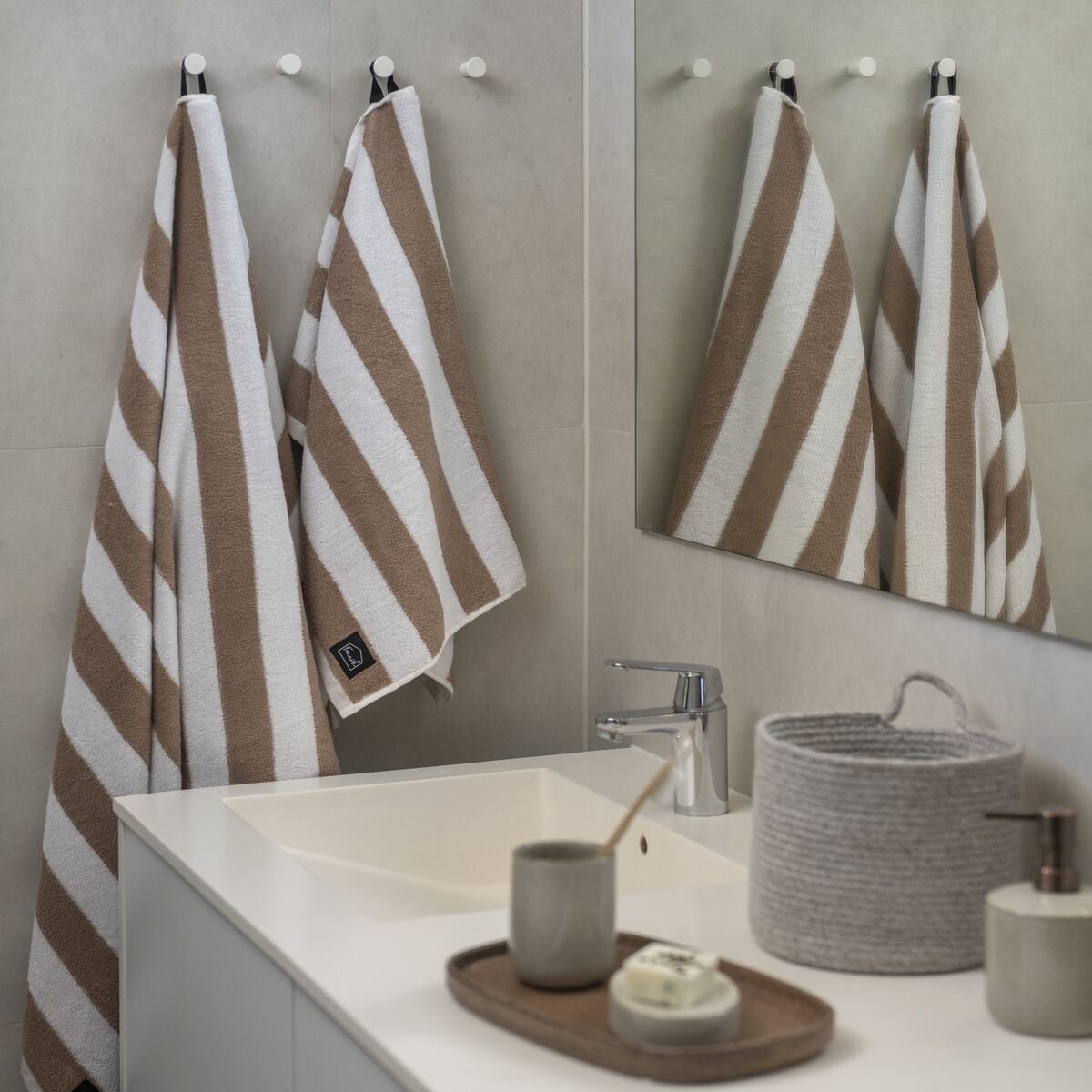 Fanni K Hanko pyyhe 50x70 cm hiekka