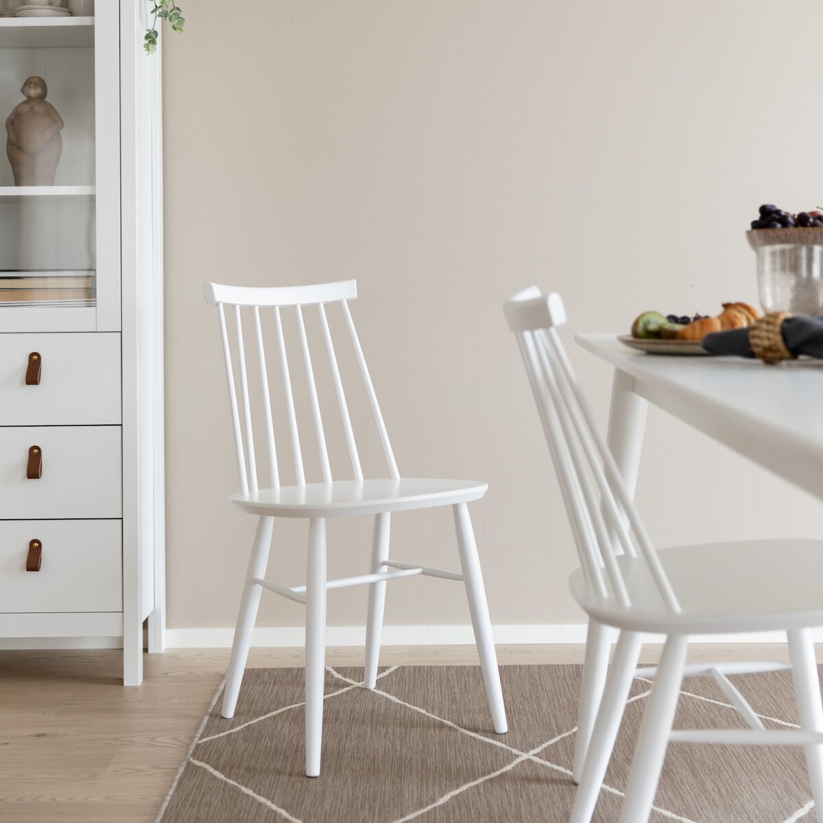 Kaarna pinnatuoli valkoinen