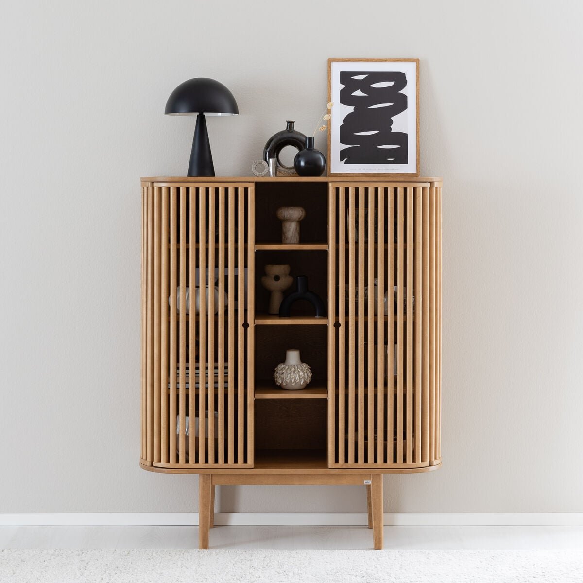 Rima kaappi avohyllyllä hiekka