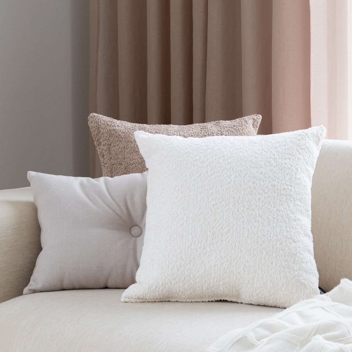 Sammal koristetyyny 45x45 cm valkoinen