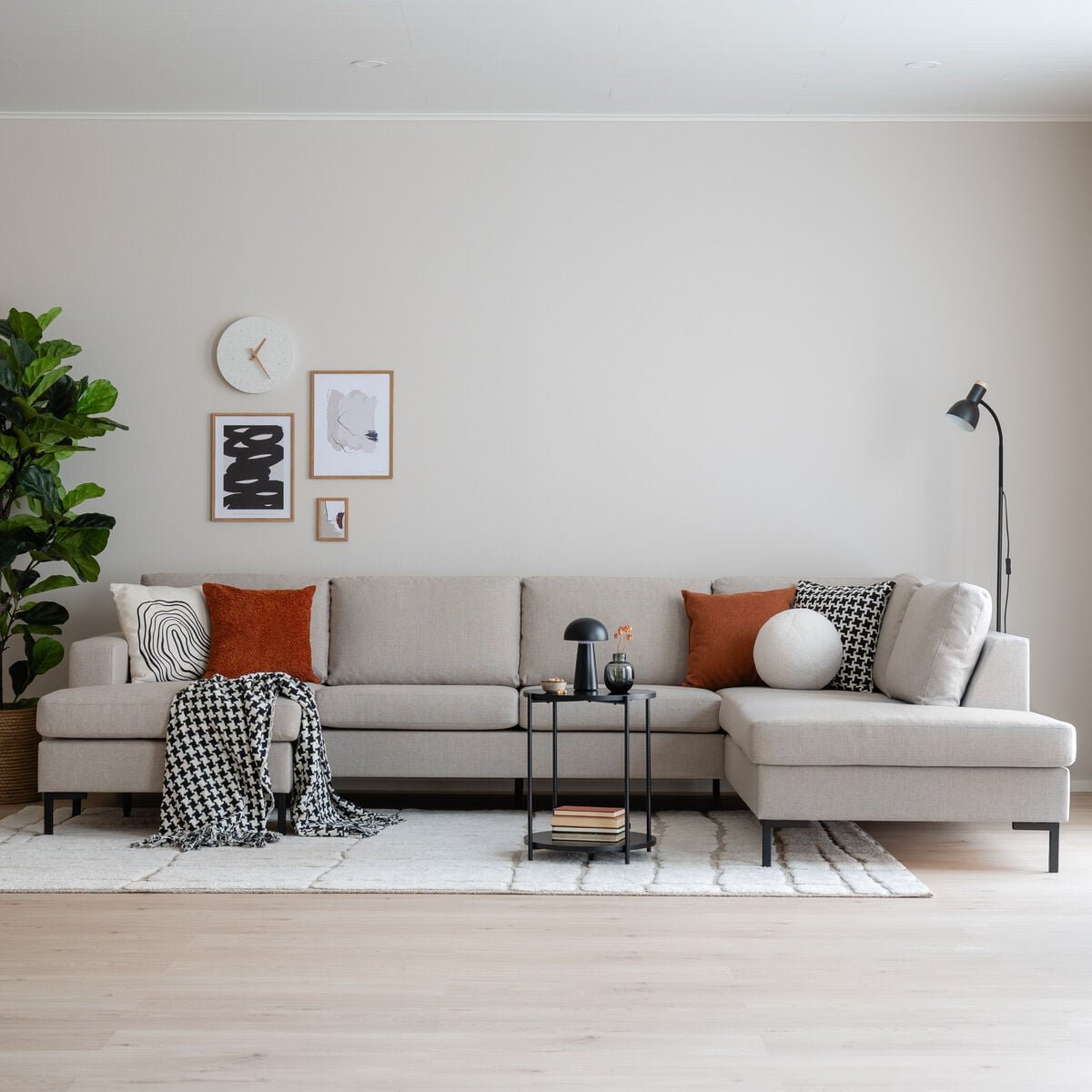 Toronto u-kulmasohva oikea, hiekka hygge 10, jalka musta metalli