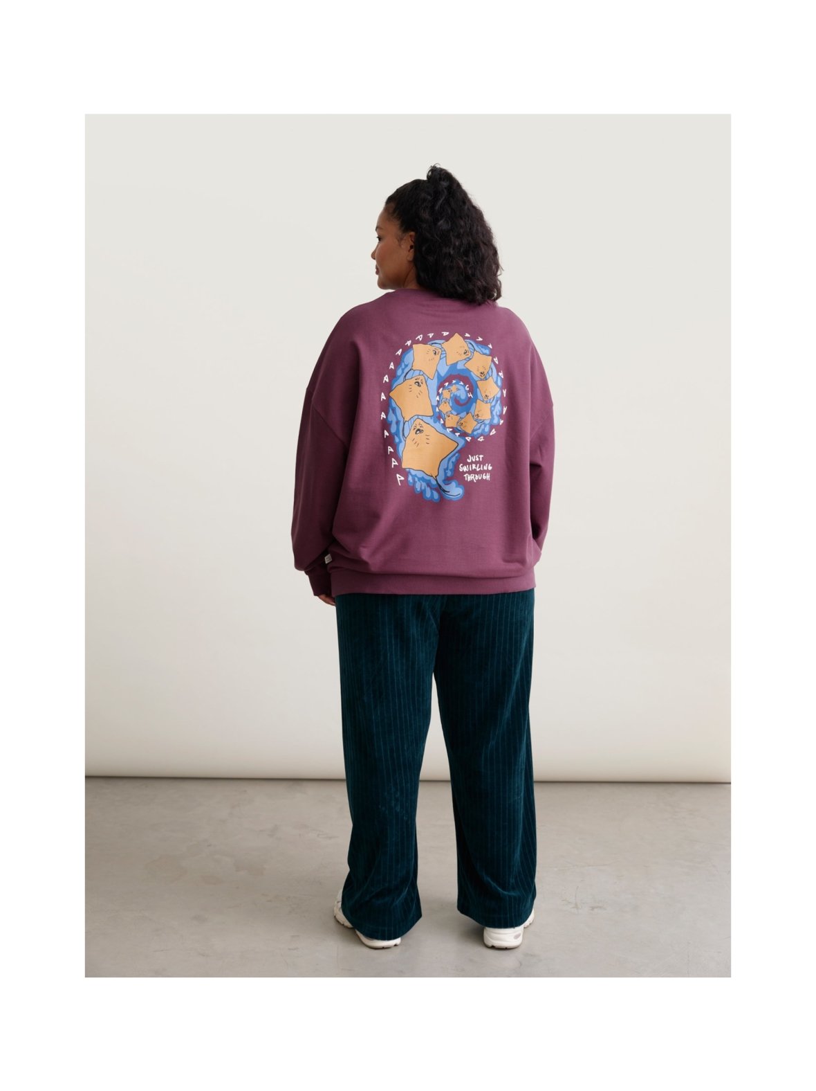 Swirling collegepaita