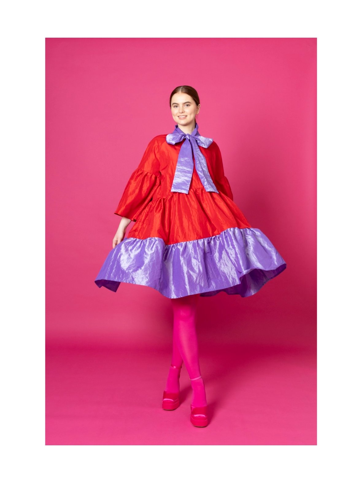 Lush- mekko rusettikauluksella, punainen/laventeli