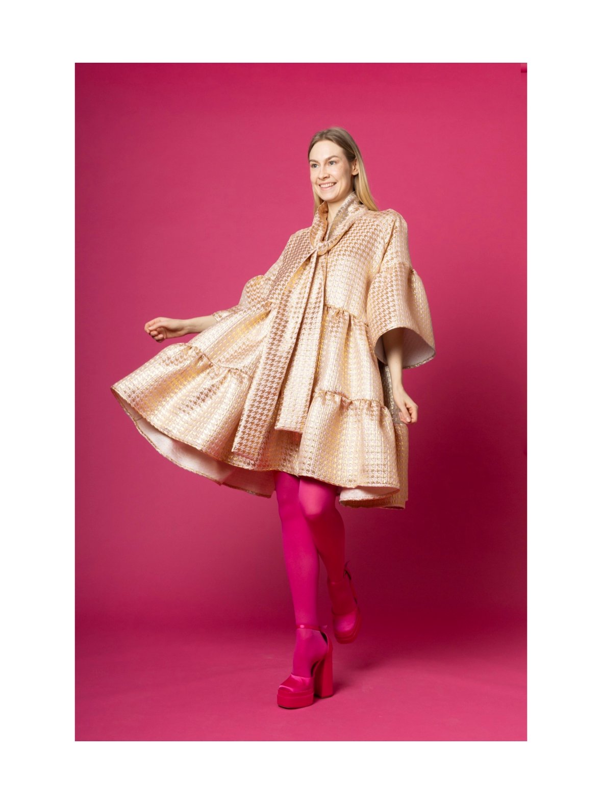 Lush- mekko, kukonaskel vaaleanpunainen/kulta