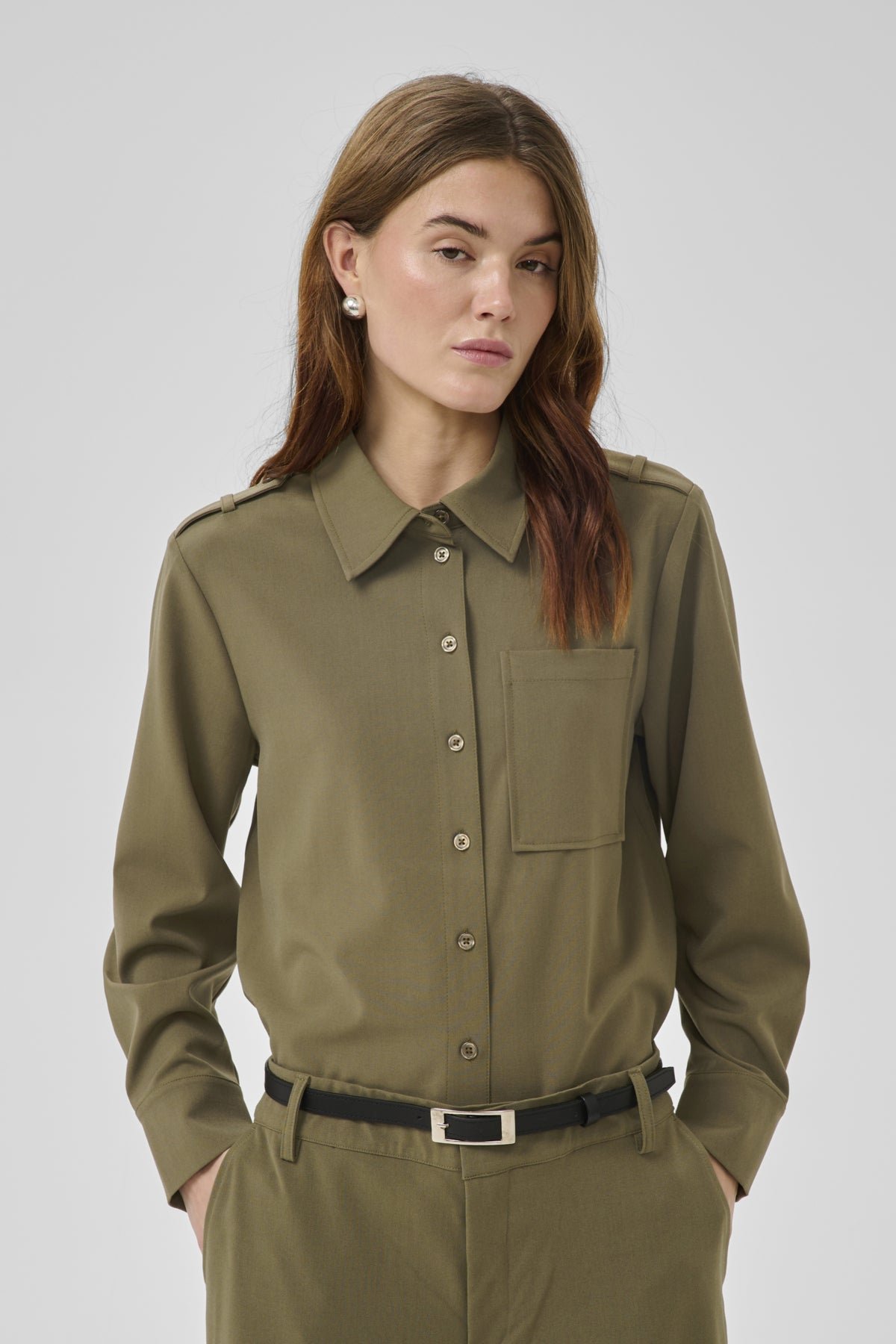 My Essential Wardrobe naisten paitapusero Hace Short Shirt, tummanvihreä