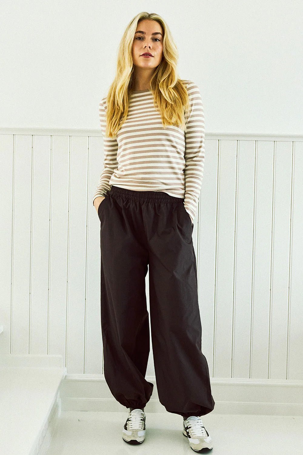 Freequent naisten housut Breeze Pants, musta