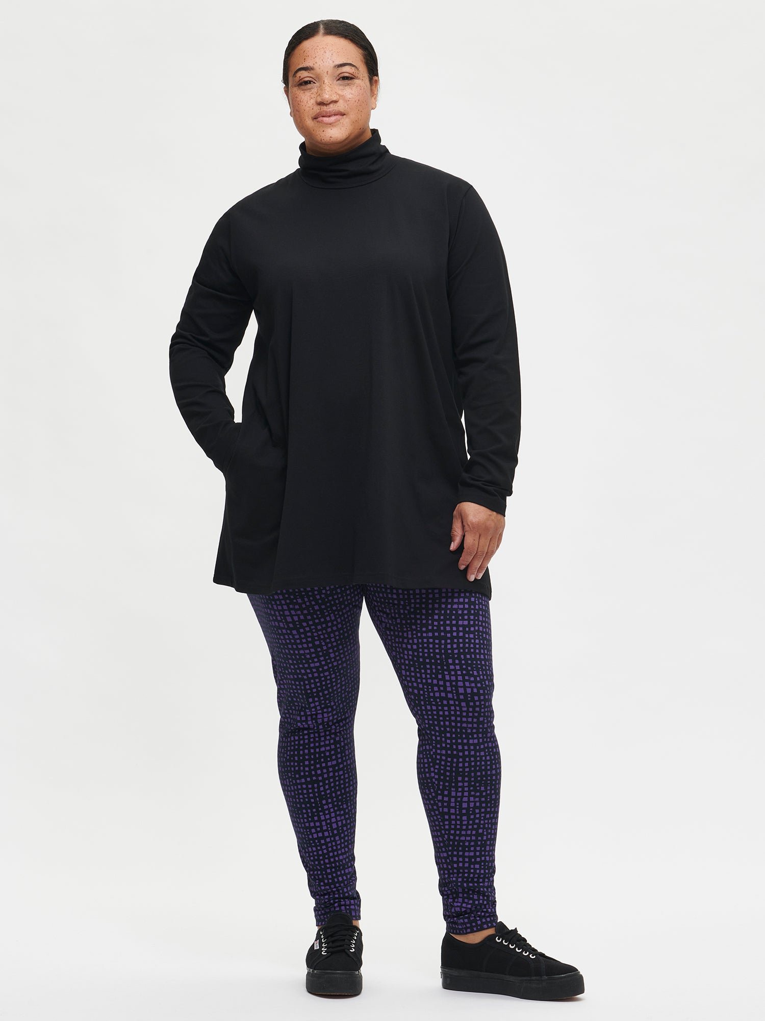 Nanso VARJO poolotunika - musta