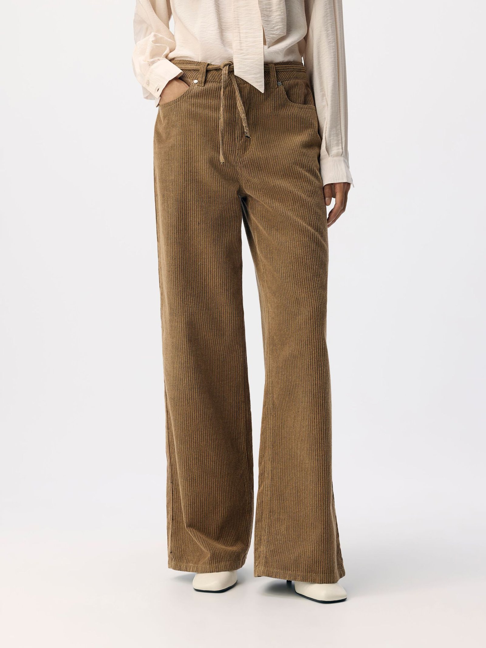 OBJMOJI ALIMA MW WIDE JEANS 141 Tannin