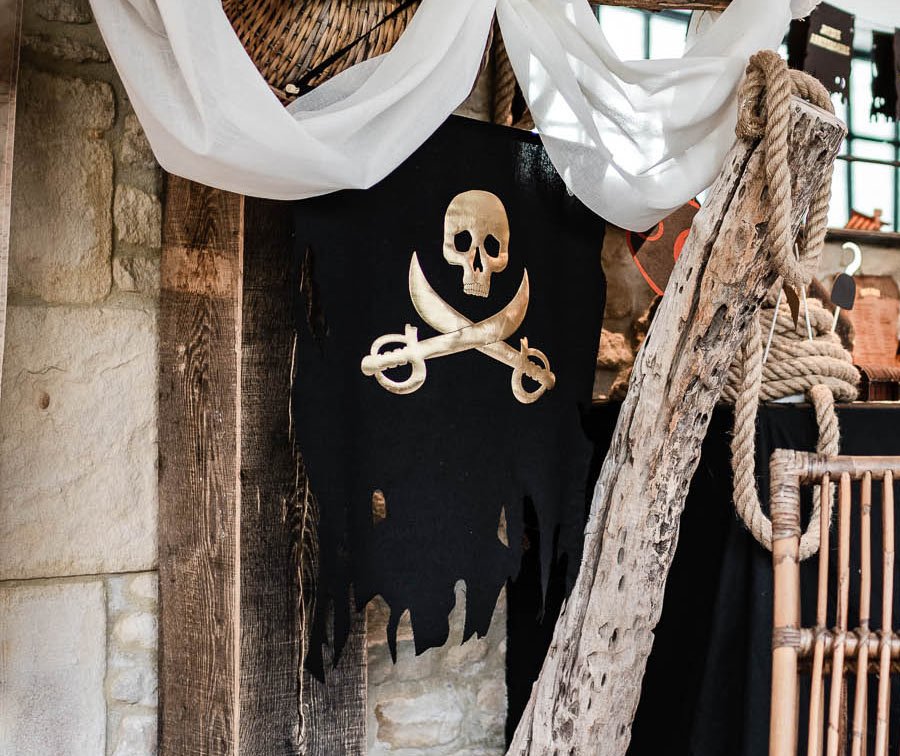 Merirosvolippu - Deluxe