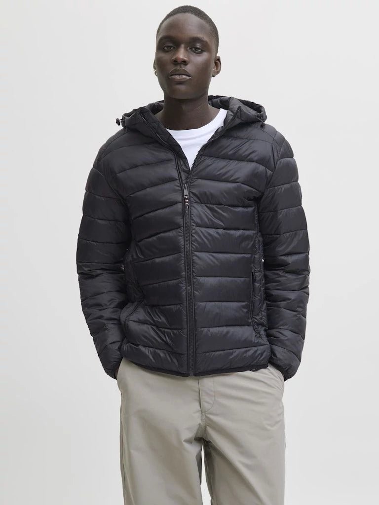 Jack and Jones miesten takki JJEBRADLEY LIGHT PUFFER HOOD NOOS, musta