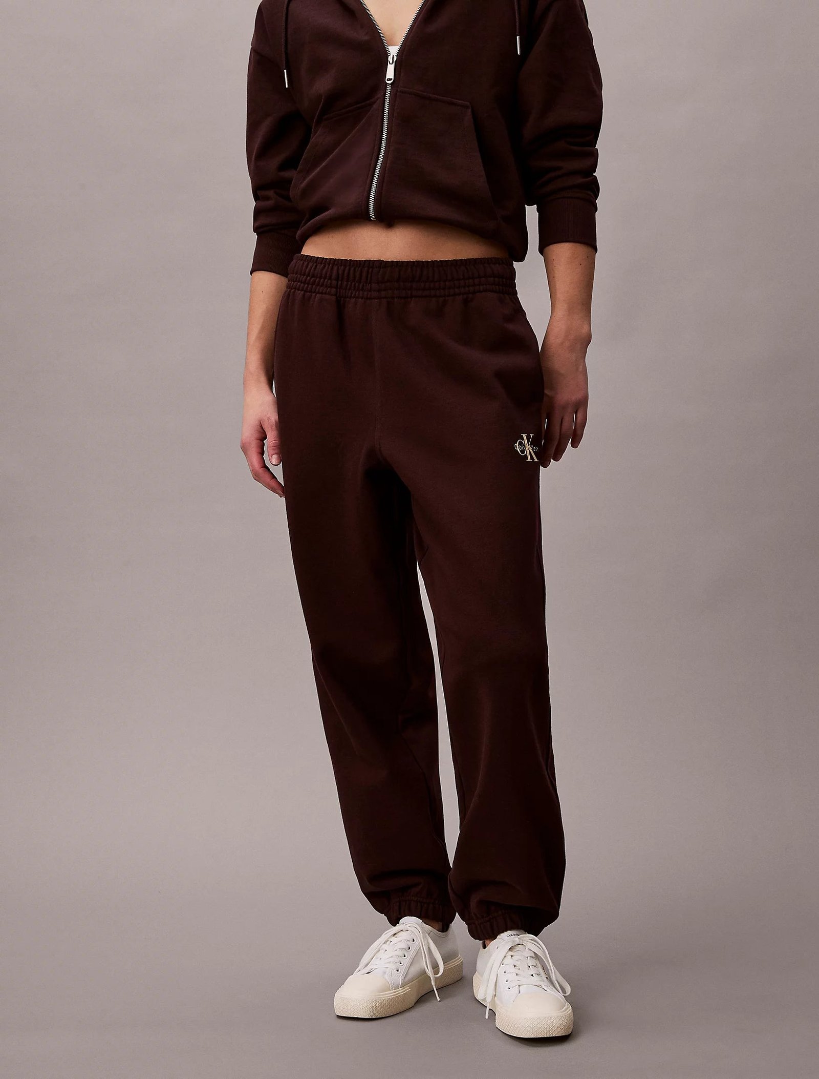 Calvin Klein Jeans naisten collegehousut Monology French Terry Jogger, tummanruskea