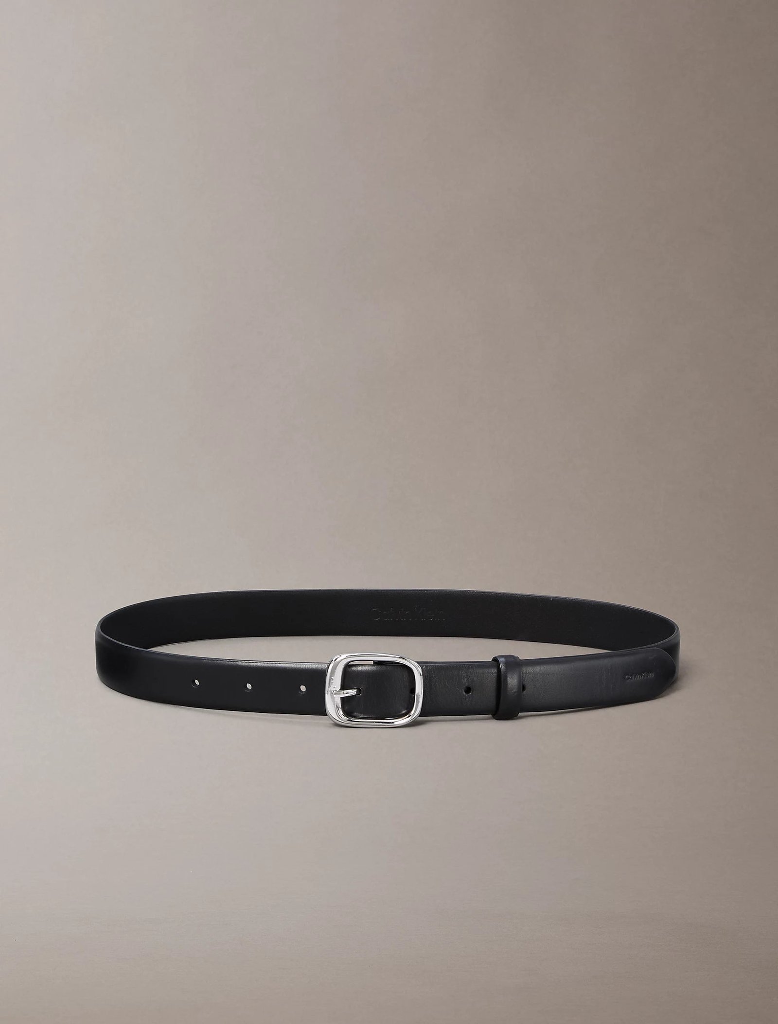 Calvin Klein Accessories naisten vyö Chunky Buckle 30MM Smooth, musta