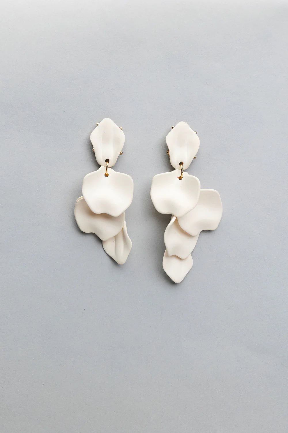 Bow 19 korvakorut, PEARL LEAF EARRINGS Valkoinen