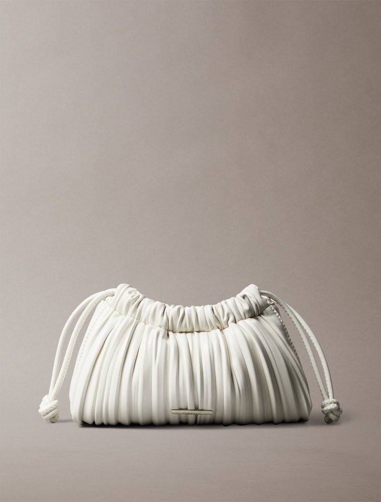 Calvin Klein Accessories naisten laukku, DRWSTRNG PLSS BAG Luonnonvalkoinen