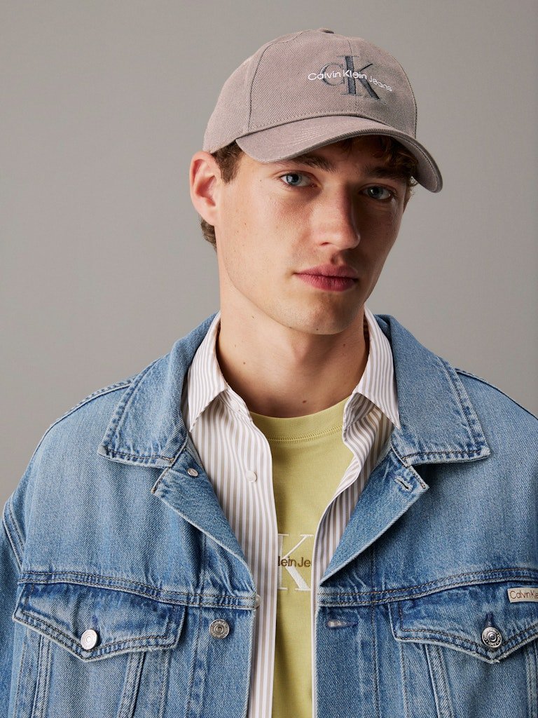 Calvin Klein Jeans miesten lippis, MONOLOGO EMBROIDERY BASEBALL CAP Harmaa
