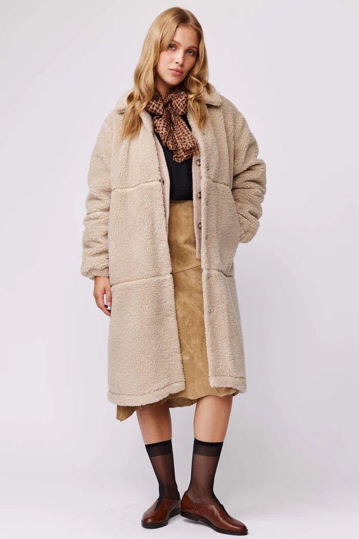 Makia naisten teddytakki, ALINA COAT Luonnonvalkoinen