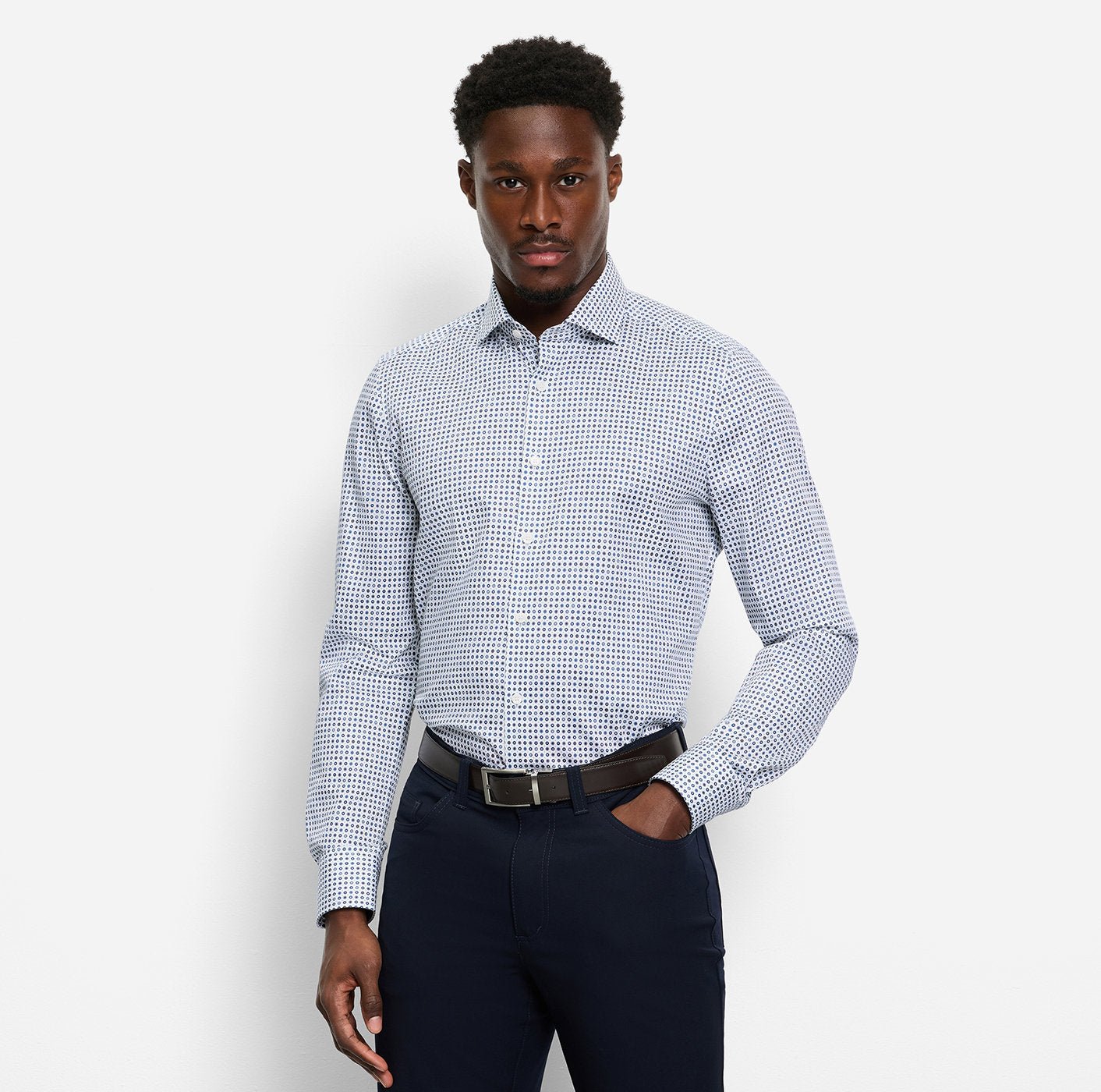 Olymp miesten kauluspaita, 051 LEVEL 5 BODY FIT STRETCH MICROPRINT Valkopohjainen Kuosi