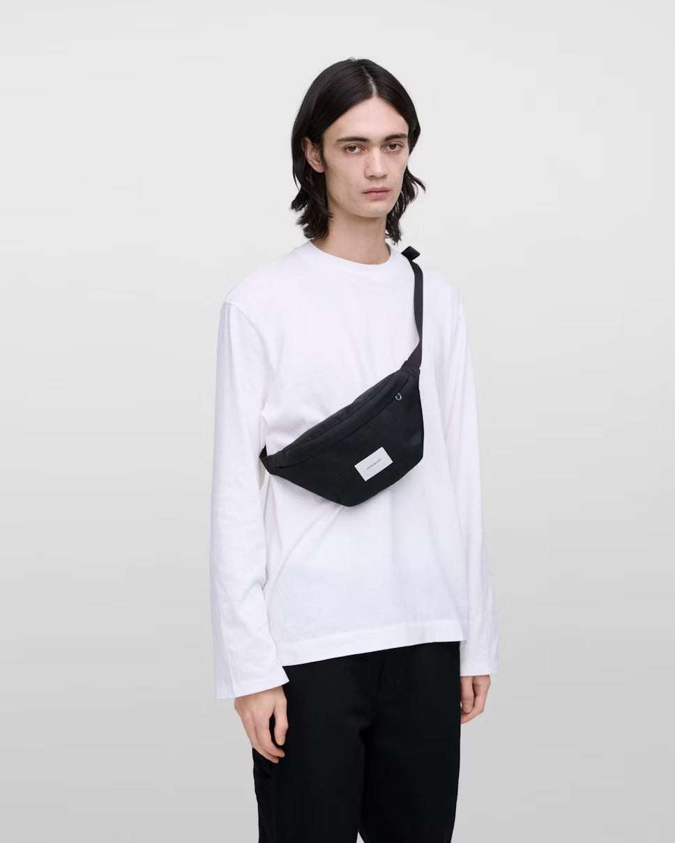 Sandqvist laukku, GROUND CROSSBODY BAG Musta