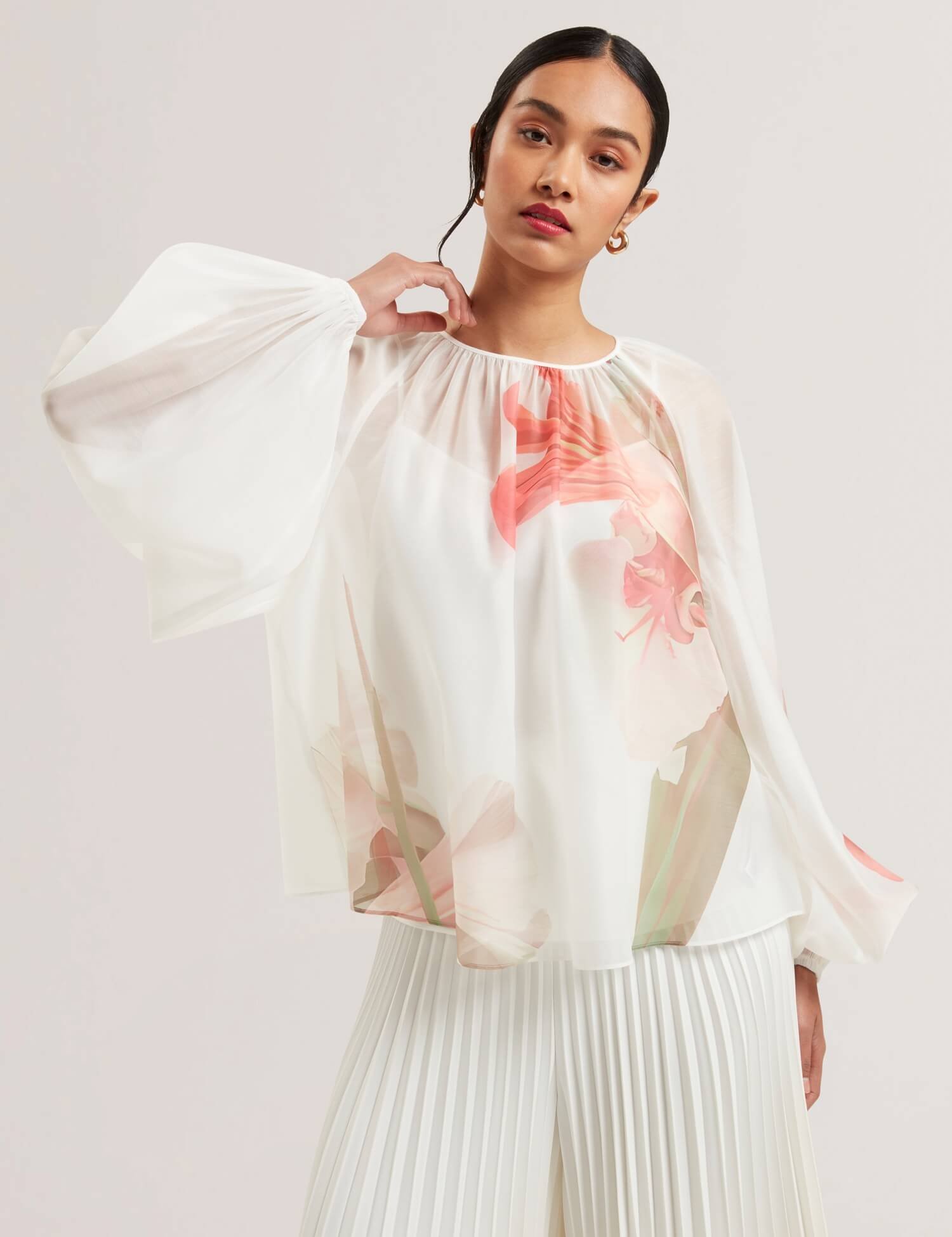 Ted Baker naisten pusero, ERIANA Organza Puff Sleeve Blouse Valkopohjainen Kuosi