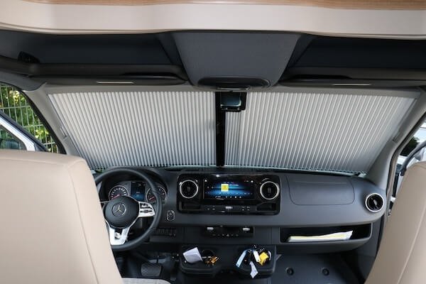 Etuikkunan pimennysverho Mercedes-Benz Sprinter, avattava (2019➟), Remis