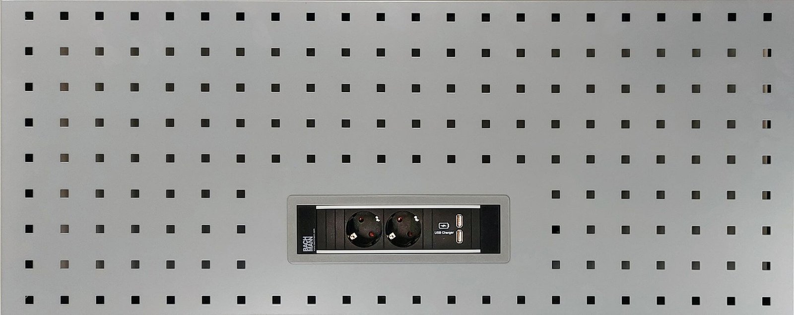 Reikälevy kahdella pistorasialla ja USB A liitännöillä (861 mm), Boxo