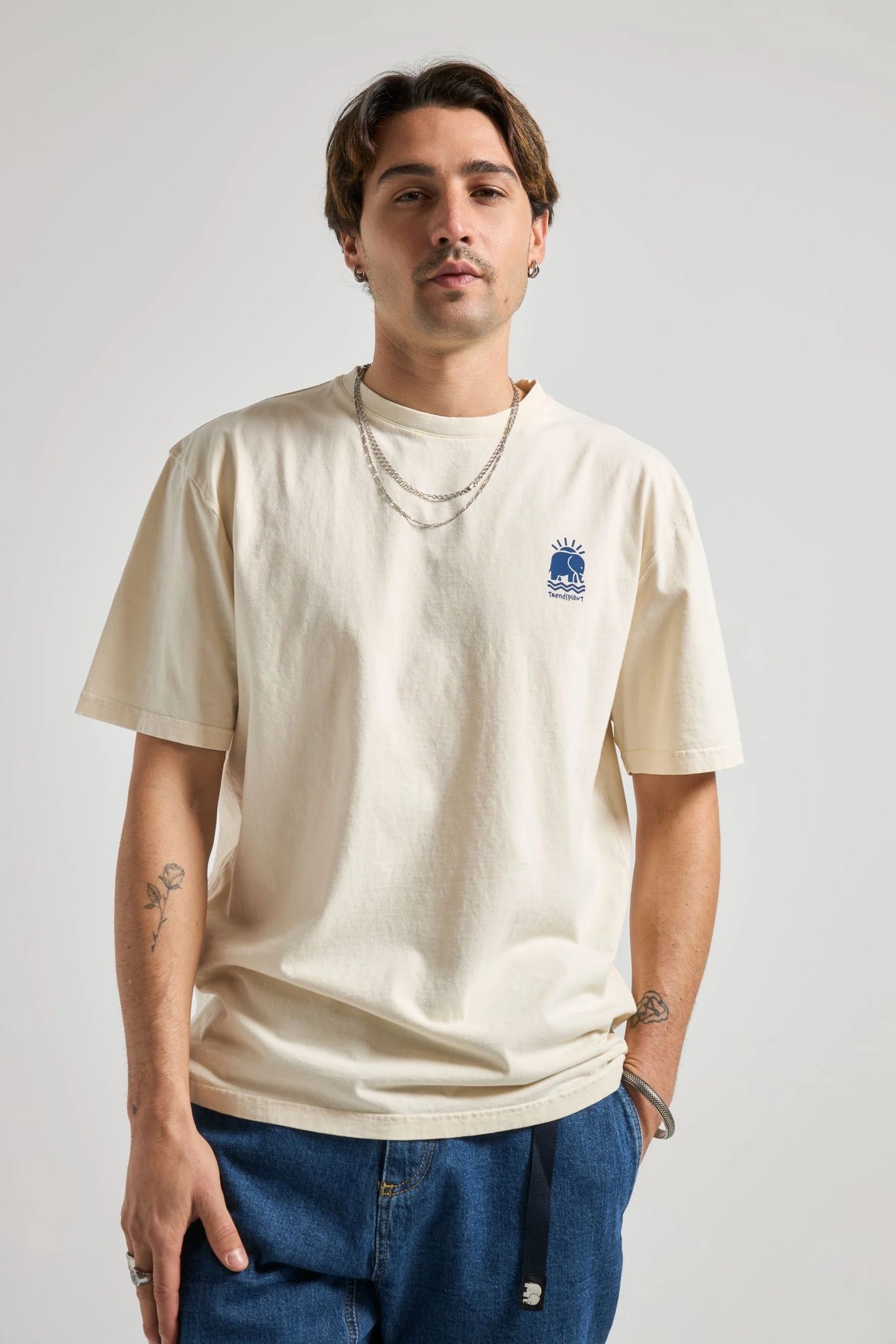 La Plaza T-Shirt Whitewashed Walls