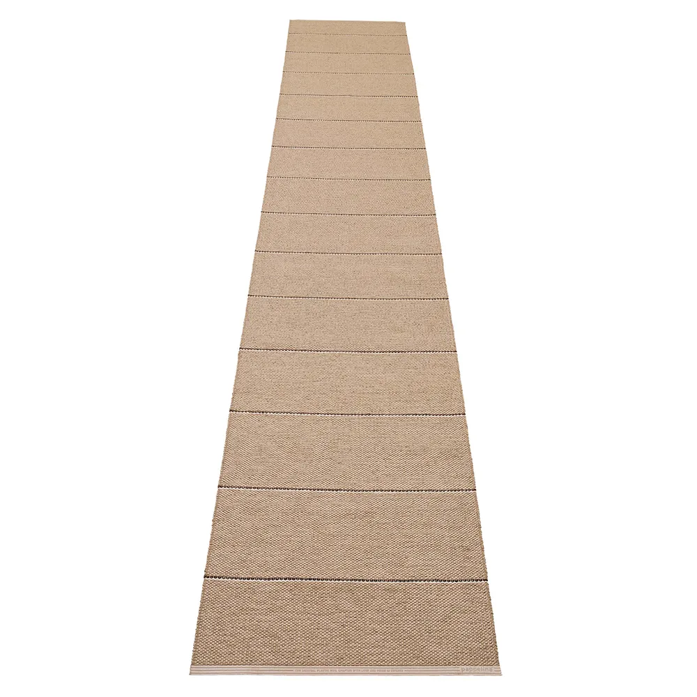 Pappelina, Lea matto Potato/Dark Brown/Vanilla 70 x 375 cm