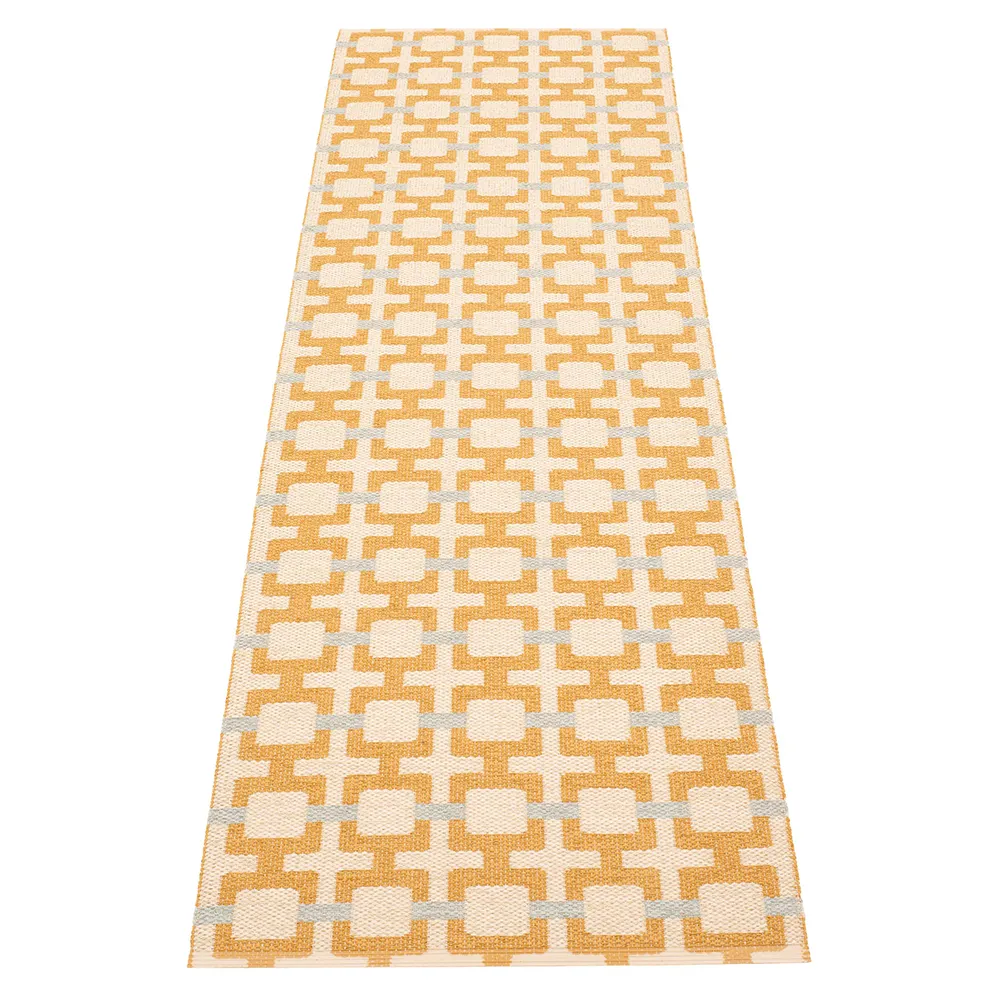 Pappelina, Tom matto Ochre/Cream/Sage 70 x 240 cm