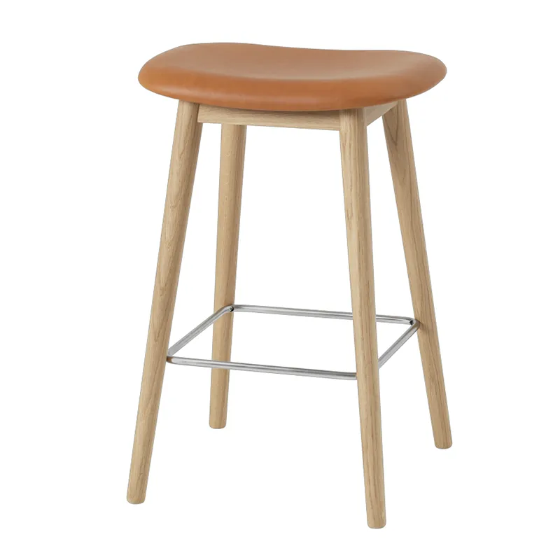 Muuto, Fiber baarituoli matala Wood Base - 65 cm - Refine Leather Cognac Oak