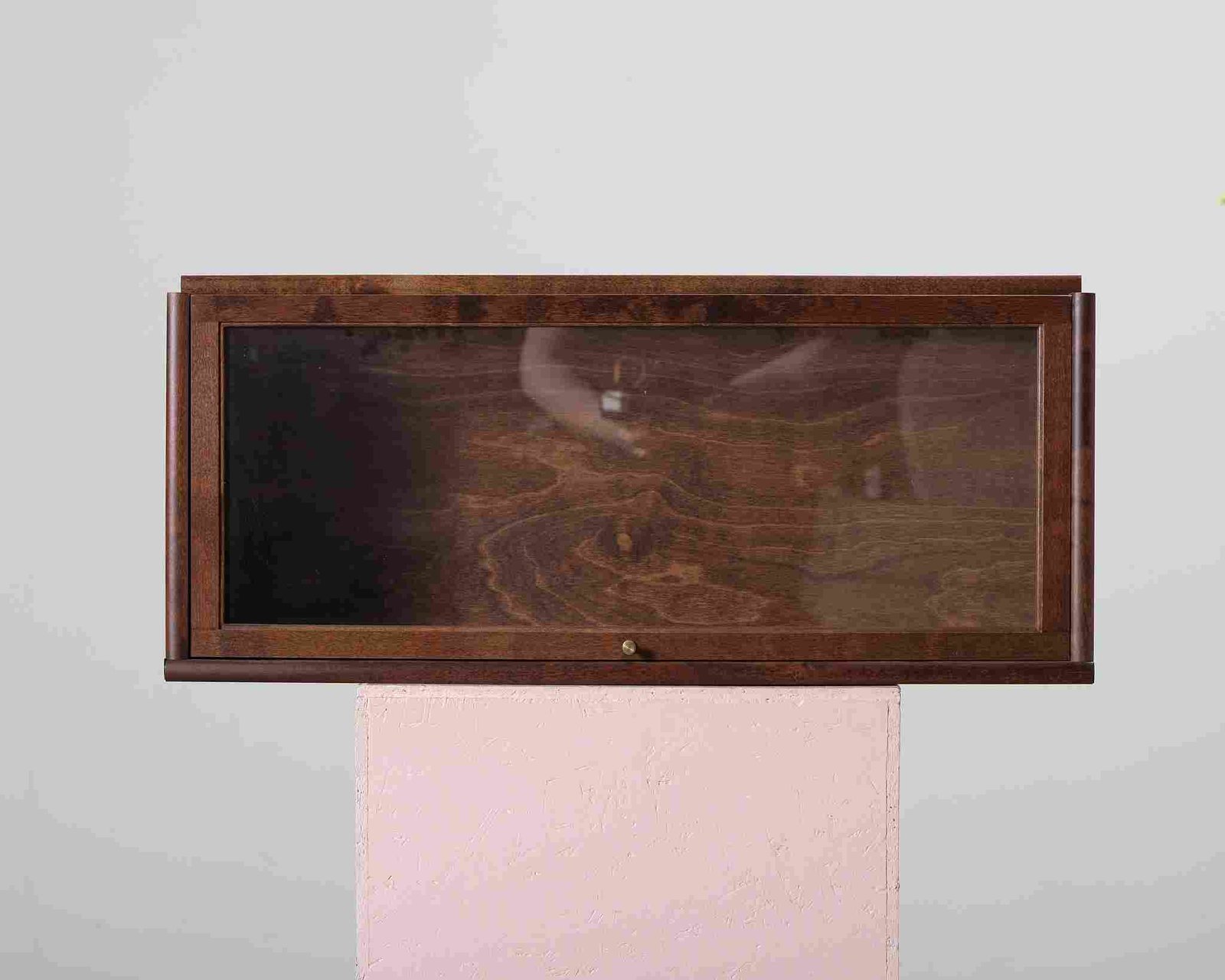 Boknäs vitriini lasiovella S31