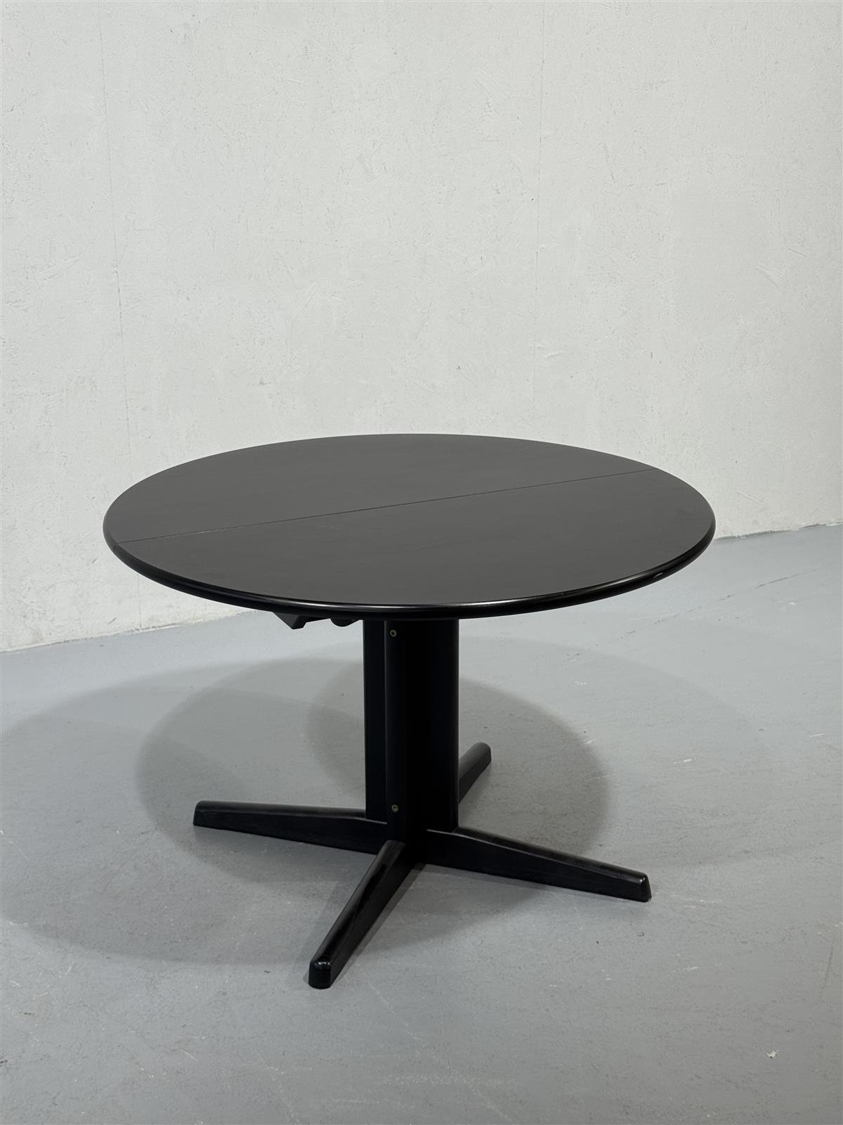 Pyöreä jatkettava ruokapöytä 110cm