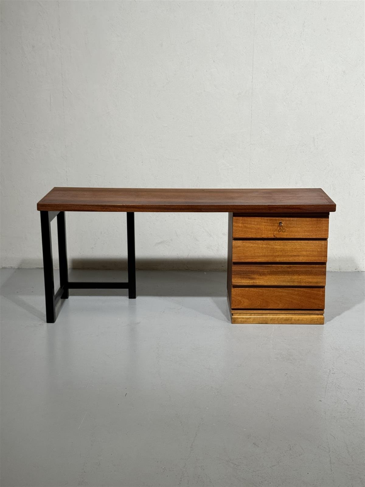 Carl Gustav Hiort af Ornäs kirjoituspöytä teak