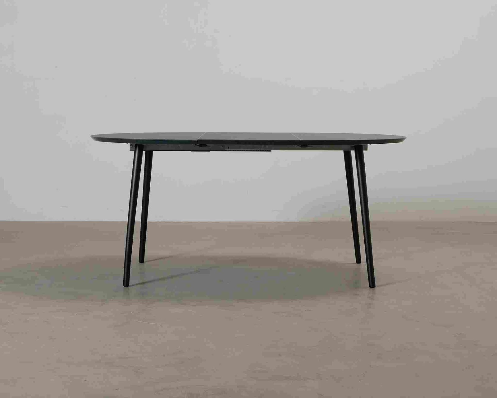 Sofacompany Amelia jatkettava ruokapöytä 120-170 cm musta