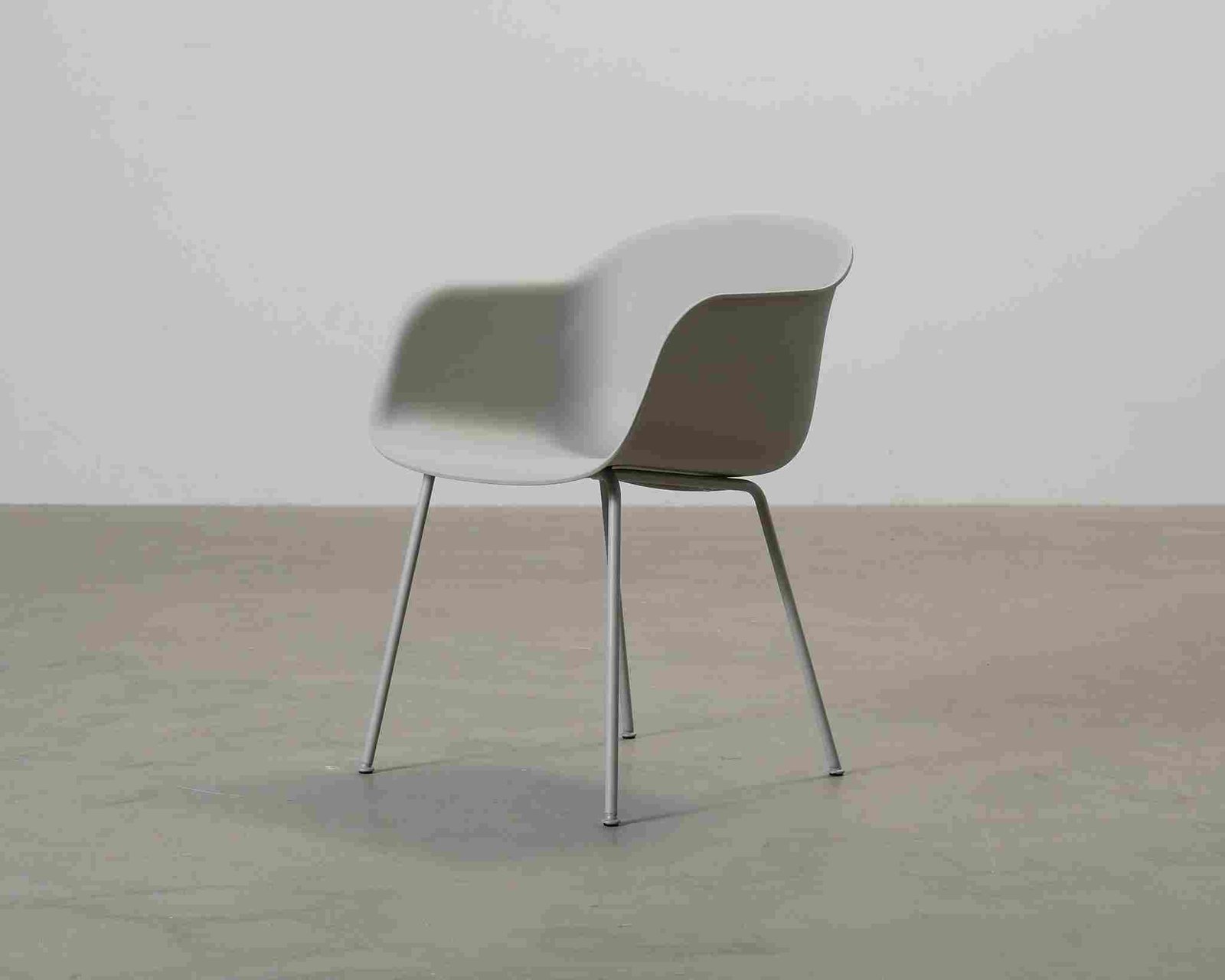 Muuto Fiber tuoli harmaa