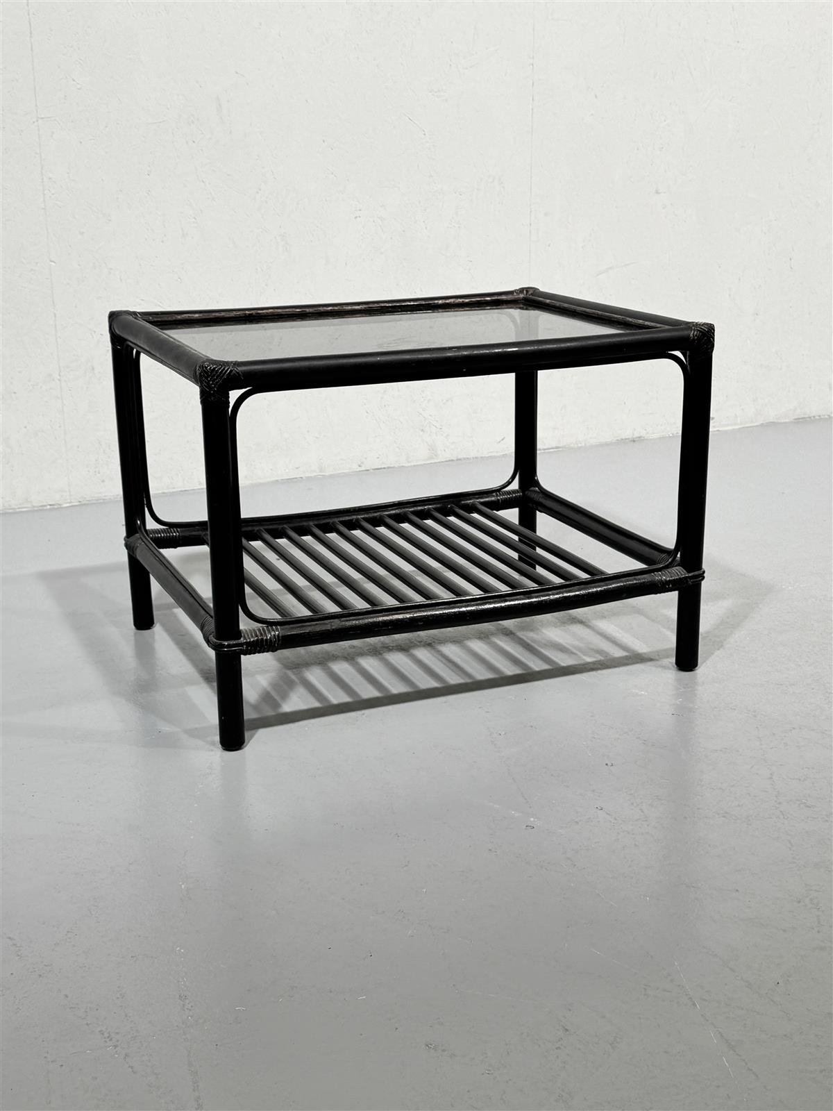 Rottinkinen sohvapöytä 80x60 lasikannella