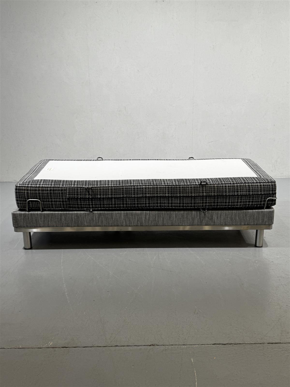 Unikeidas 90x200 moottorisänky