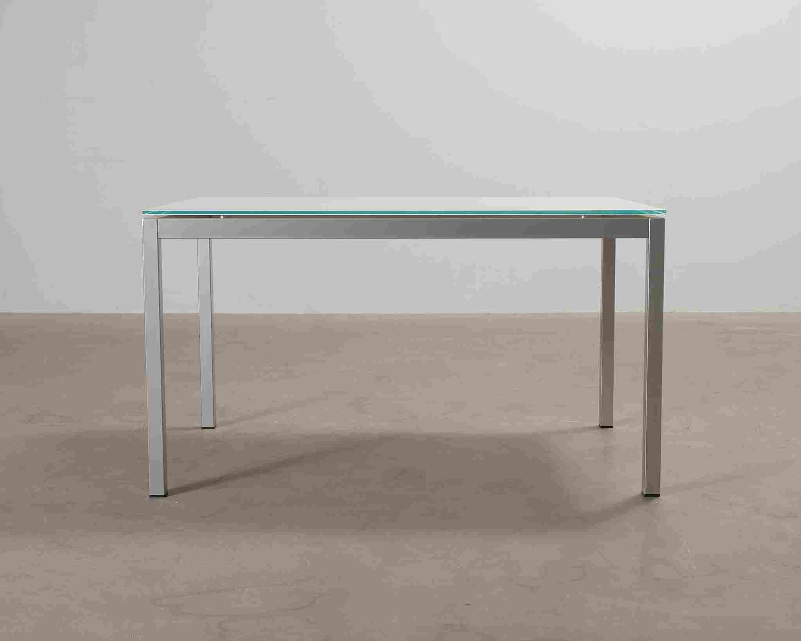 Calligaris ruokapöytä lasikannella