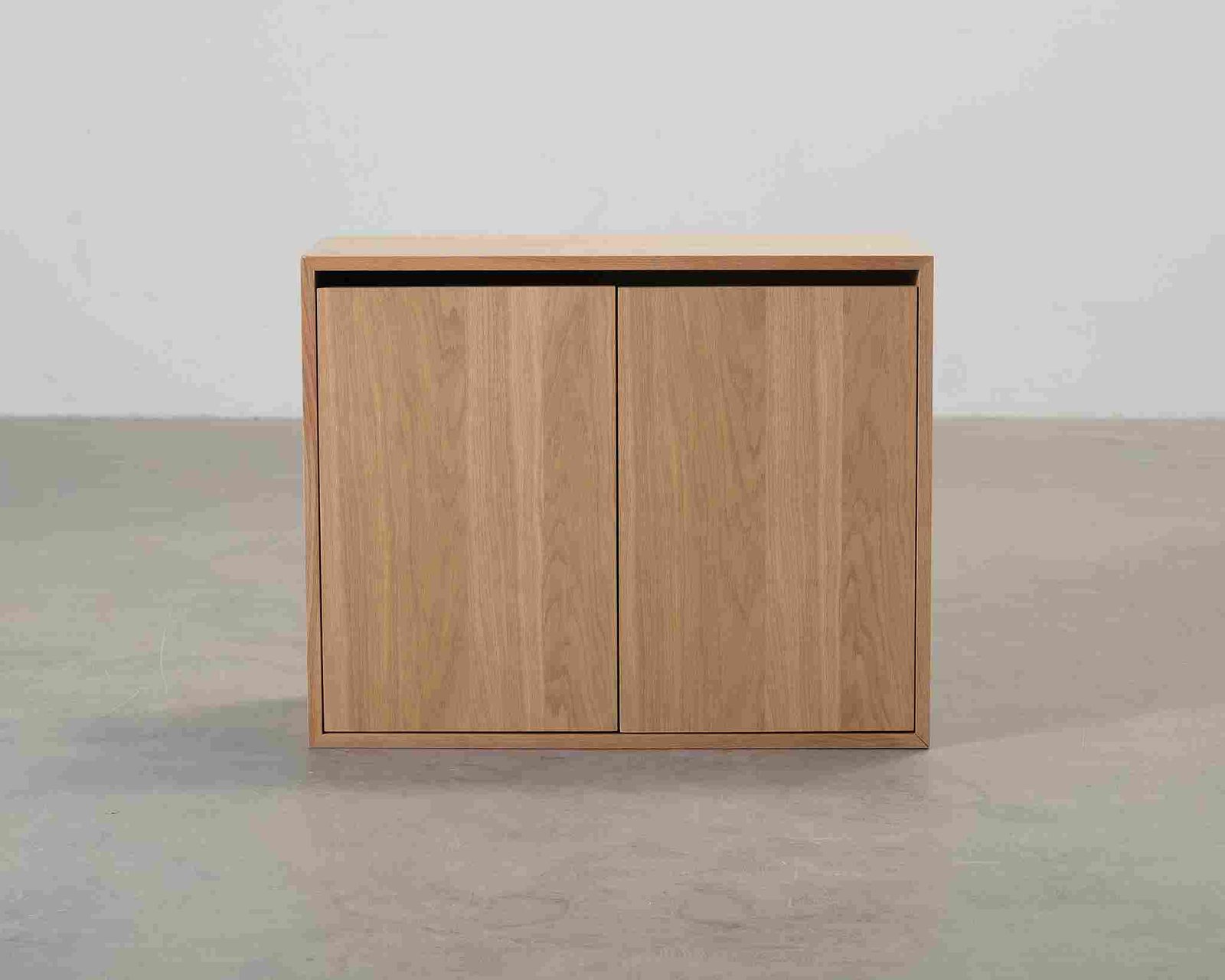 New Works kaappi tammi