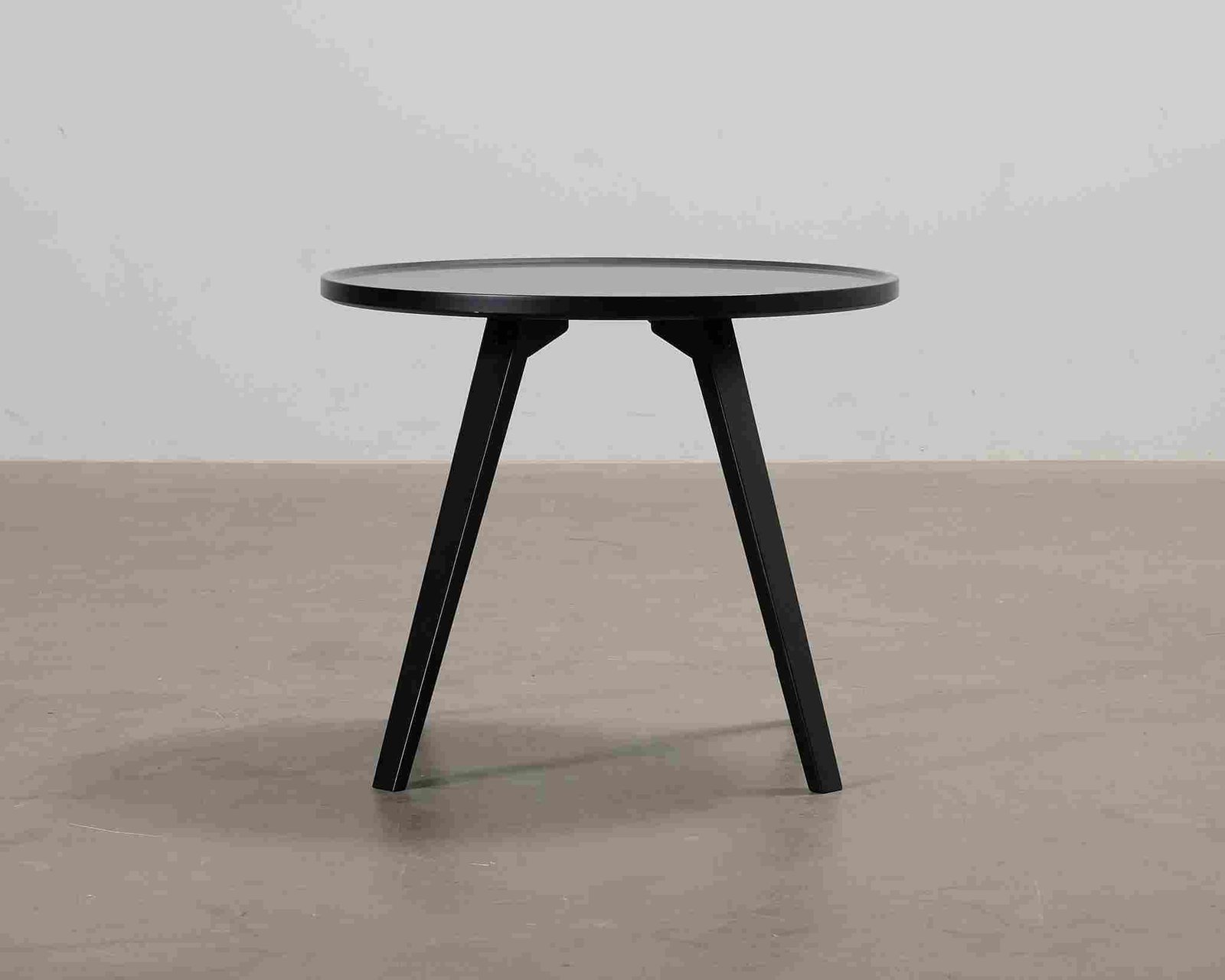 Karl Andersson & Söner Mill sivupöytä musta