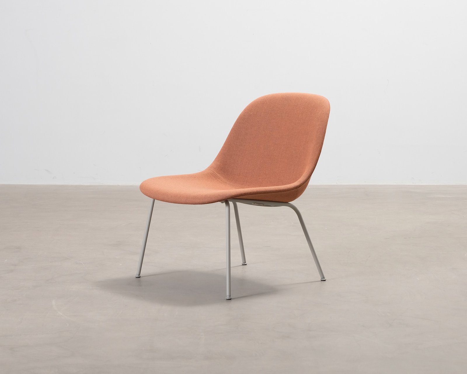 Muuto Fiber nojatuoli oranssi