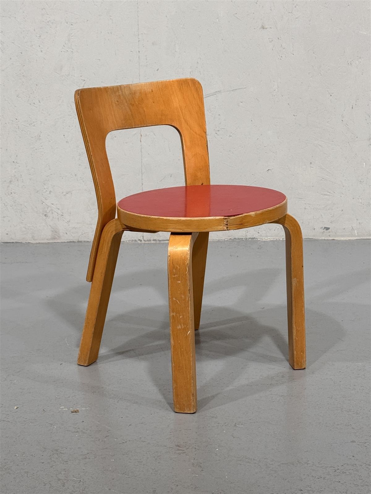 Artek N65 tuoli punainen