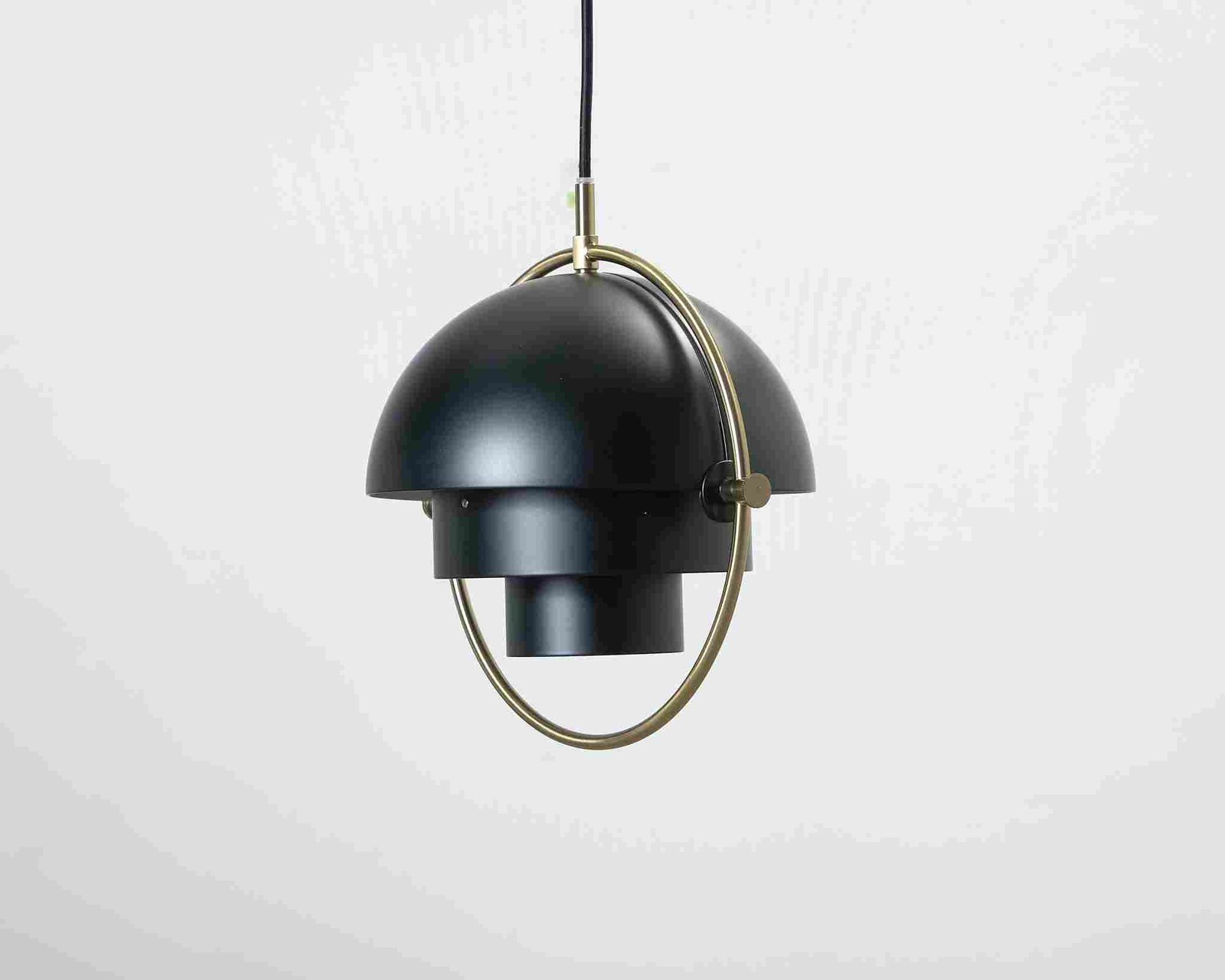 Gubi Multi-Lite riippuvalaisin ø 25,5 cm musta / messsinki